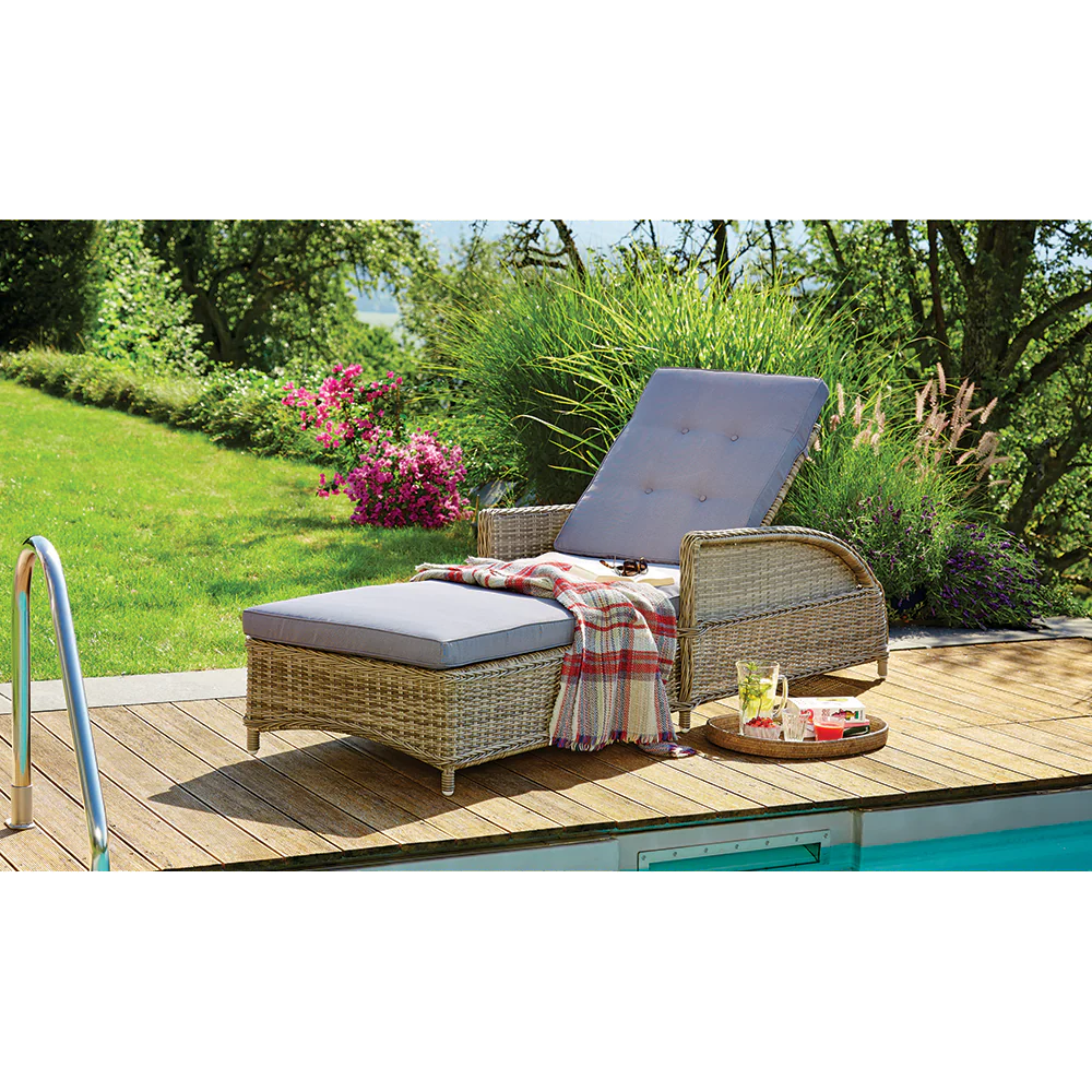 BULLEEN - Luxurious Outdoor Wicker Adjustable Sun Lounge